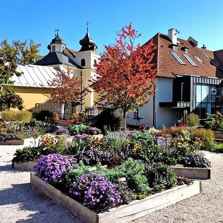 Monastery Zirec Διαμέρισμα Dvůr Králové nad Labem