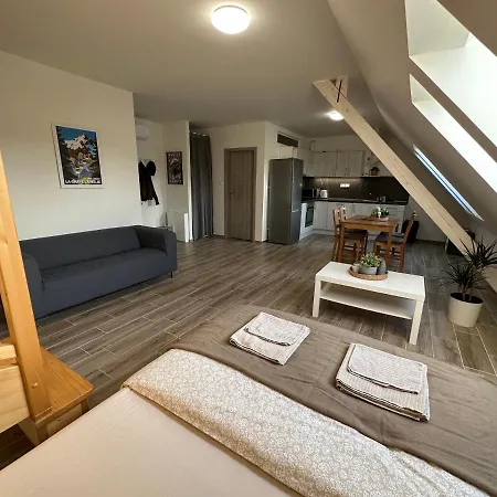 Monastery Zirec דירה *