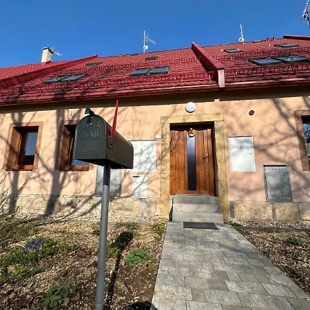 דירה Monastery Zirec Dvůr Králové nad Labem