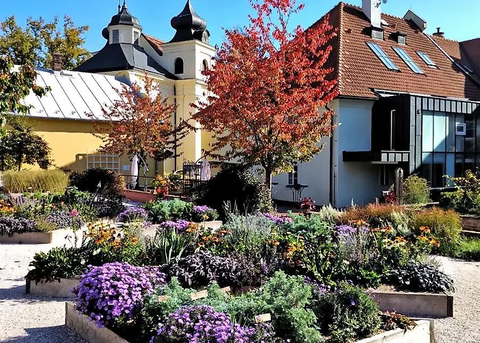 Monastery Zirec Lägenhet Dvůr Králové nad Labem