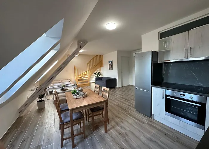 Monastery Zirec Lägenhet Dvůr Králové nad Labem